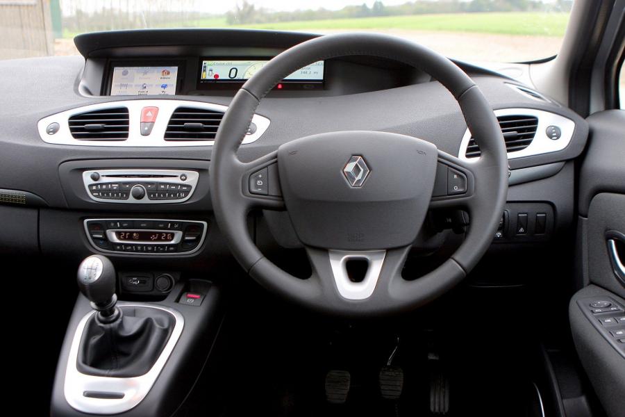 Торпедо Renault Scenic 2009 года  (UK) (фото 11 из 37)